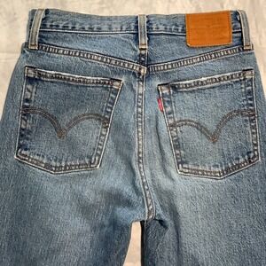 Levis Premium Wedgie Straight Jeans Medium Wash Raw Hem 22861-0044 Women's 24